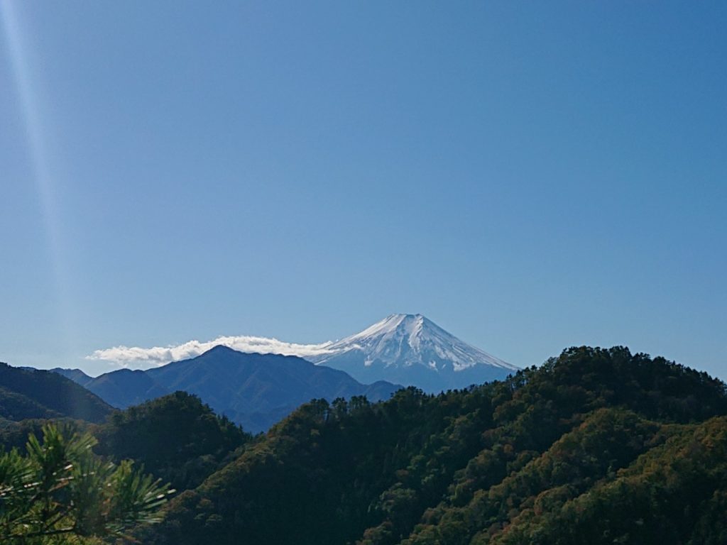 山梨県の御前山から見た富士山